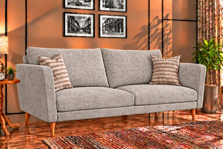 Kima SR 12 on a sofa