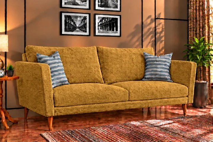 Stellar SR 08 on a sofa